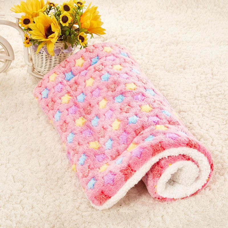 Pet Flannel Winter Blanket - Soft Warm Sleeping Mat for Dogs & Cats