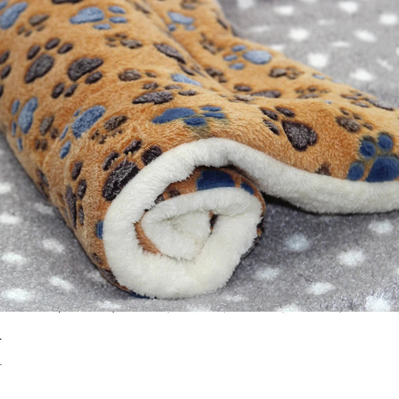Pet Flannel Winter Blanket - Soft Warm Sleeping Mat for Dogs & Cats