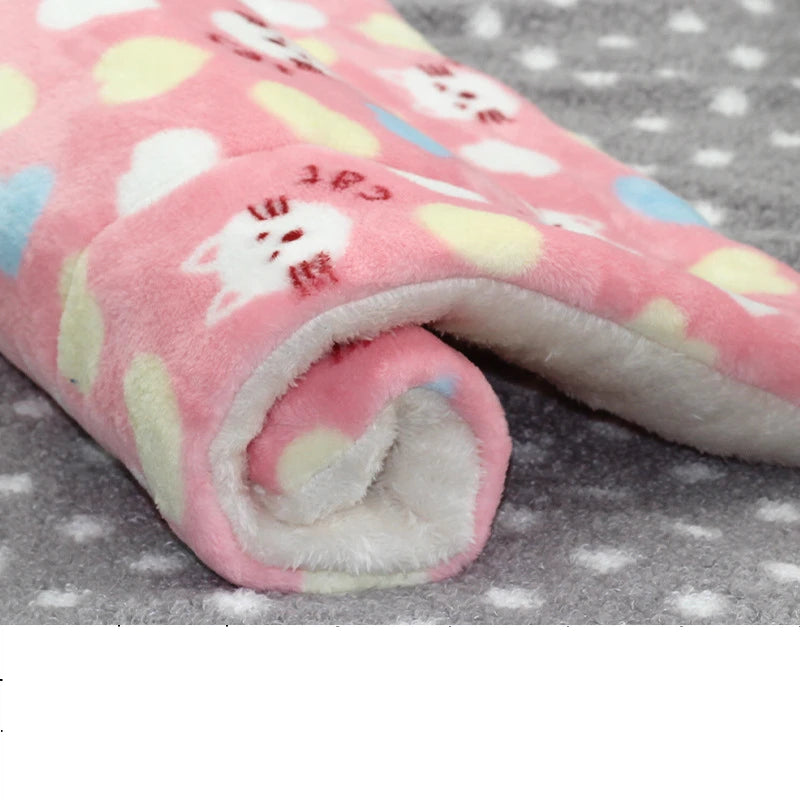 Pet Flannel Winter Blanket - Soft Warm Sleeping Mat for Dogs & Cats