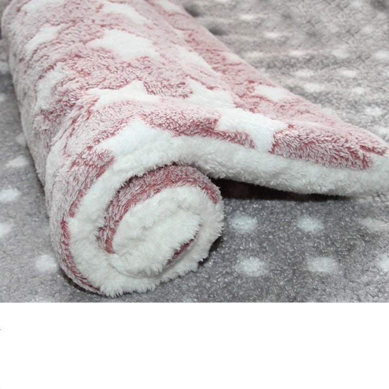 Pet Flannel Winter Blanket - Soft Warm Sleeping Mat for Dogs & Cats