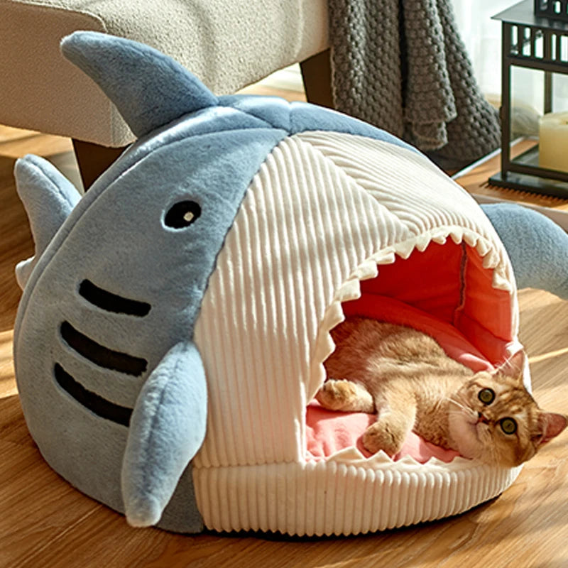Portable winter warm cat bed with cushion for kittens and small pets